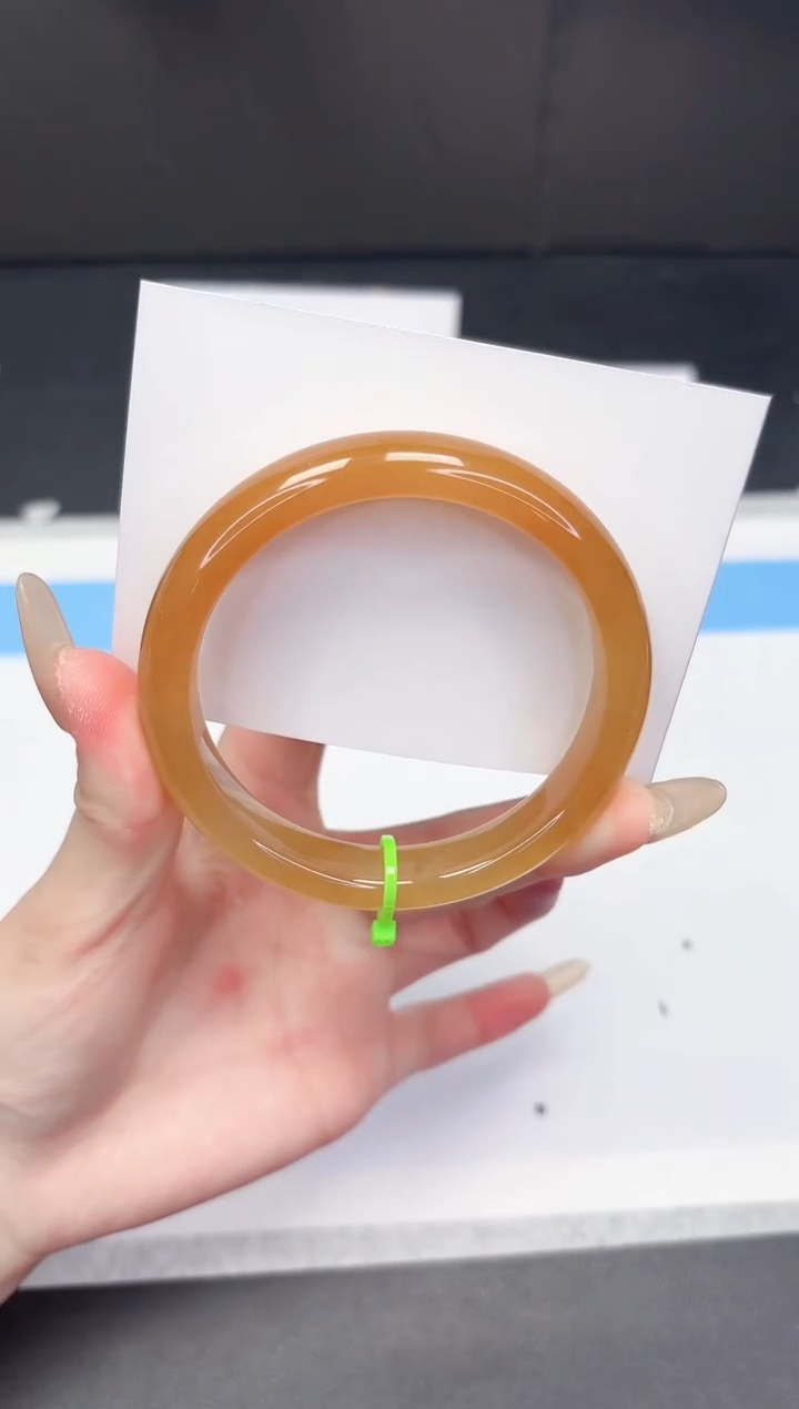 【闪购商品】石英质玉手镯未镶嵌152-60.7