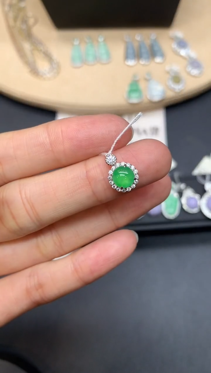 【闪购商品】翡翠吊坠(不含链)银S925镶嵌蛋面【无服务费】