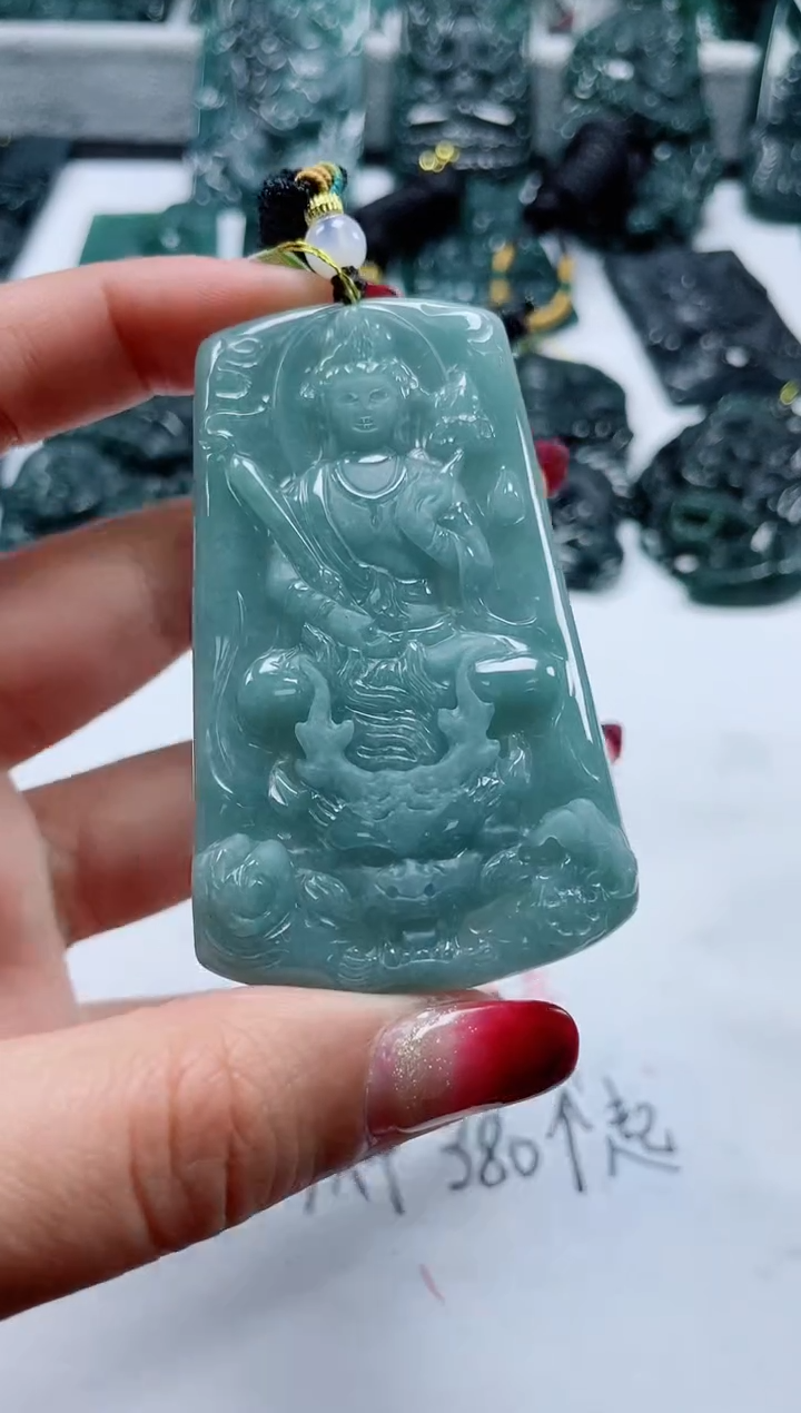 【闪购商品】翡翠颈饰未镶嵌           