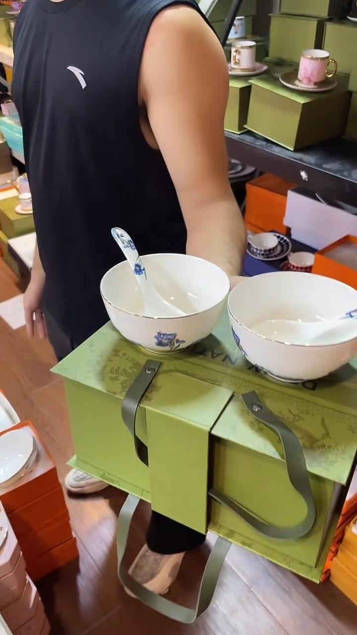 杯鸿辉家品牌瓷器，京东包邮！