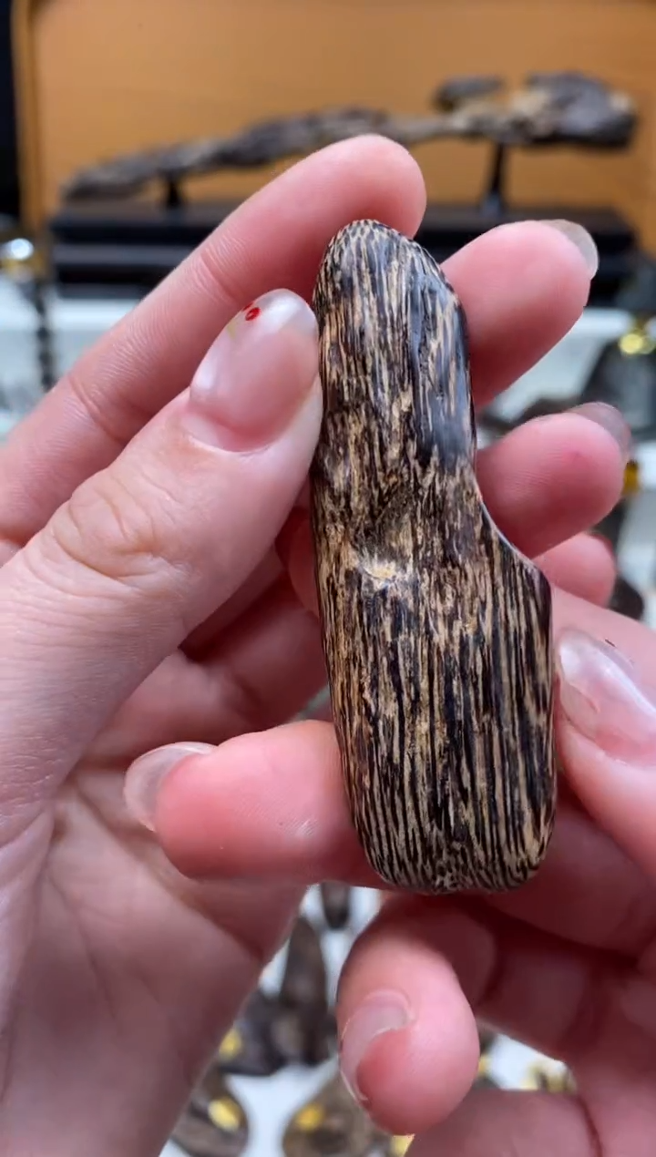 【闪购商品】沉香手把件达拉干 虎斑纹 手把件