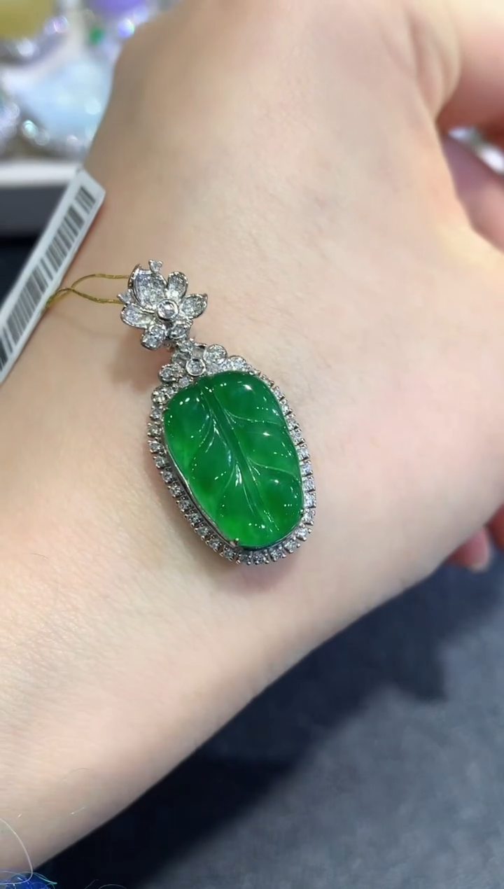 【闪购商品】翡翠颈饰18K金镶嵌C140   