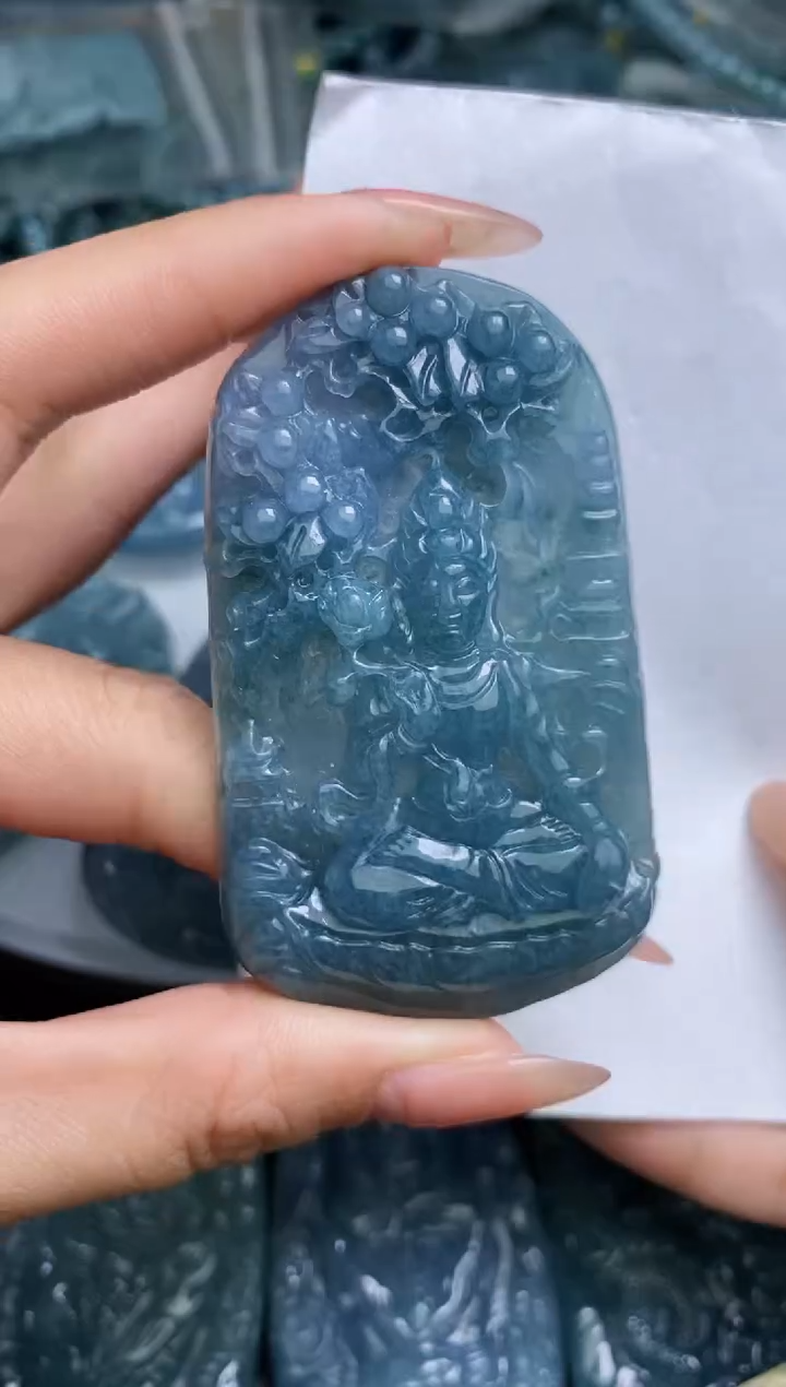 【闪购商品】翡翠颈饰未镶嵌          