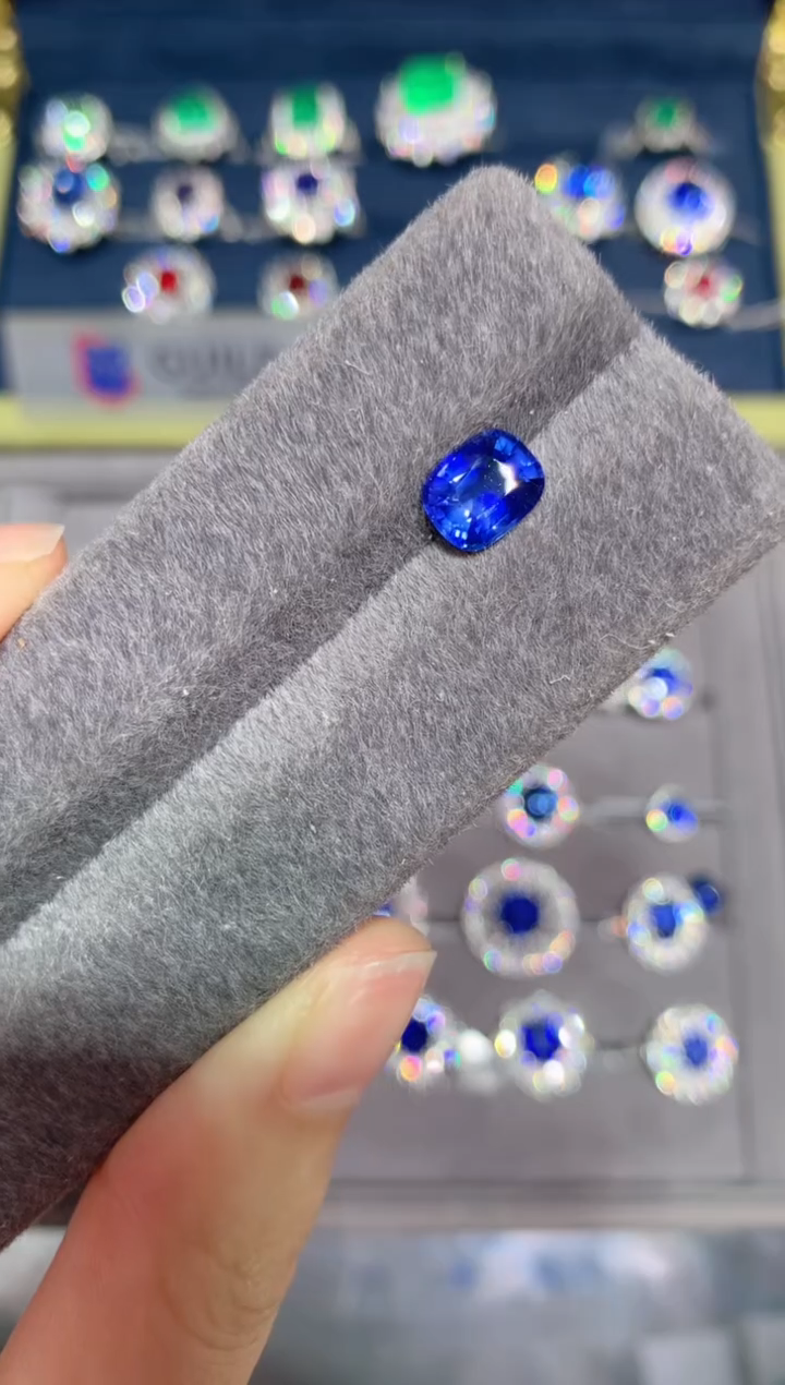 【闪购商品】蓝宝石裸石未镶嵌2.03CT   无烧缅甸皇家蓝