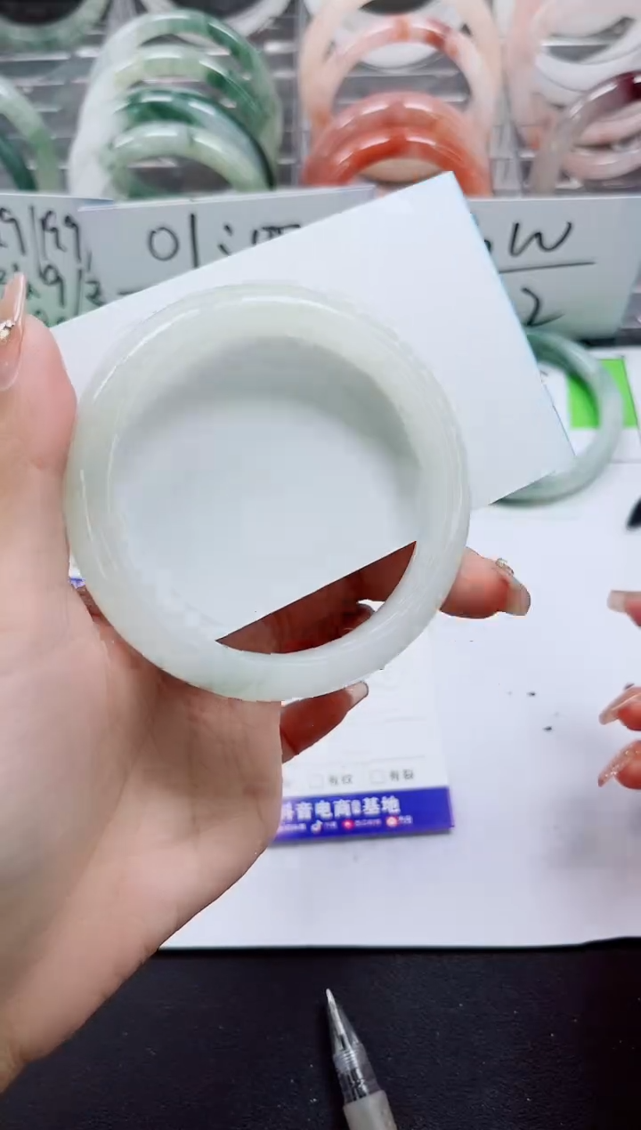 【闪购商品】石英质玉未镶嵌手镯A281-58/59