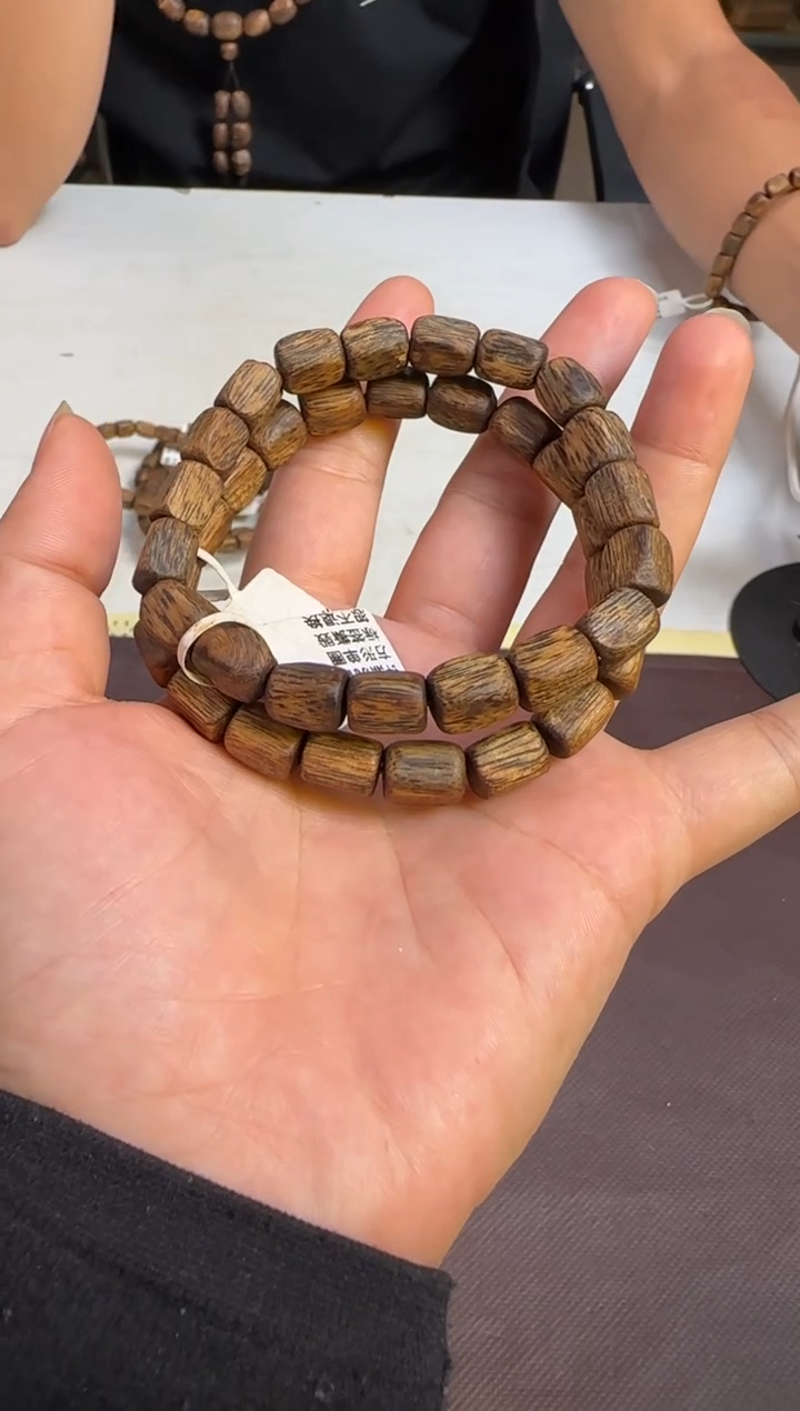 沉香99沉广东惠东绿棋方形珠单圈多样性发1