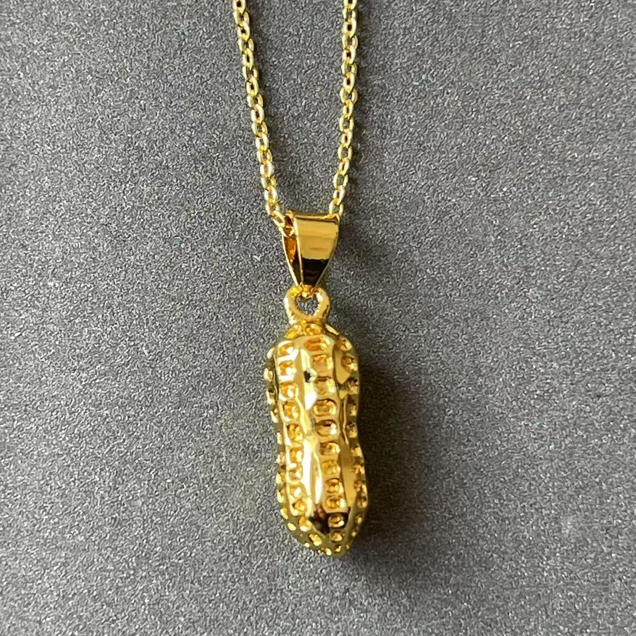 宝阁甄选黄花生吊坠024