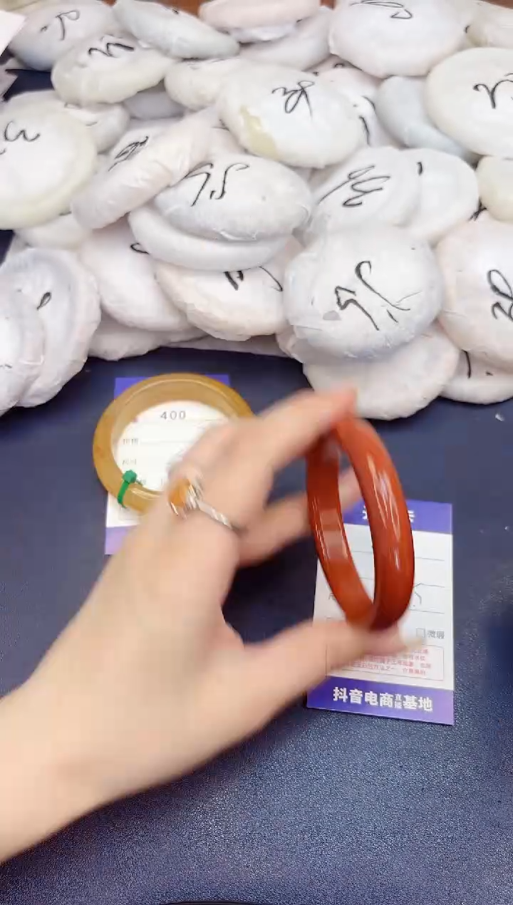 石英质玉手镯未镶嵌401-玛瑙-圈口56