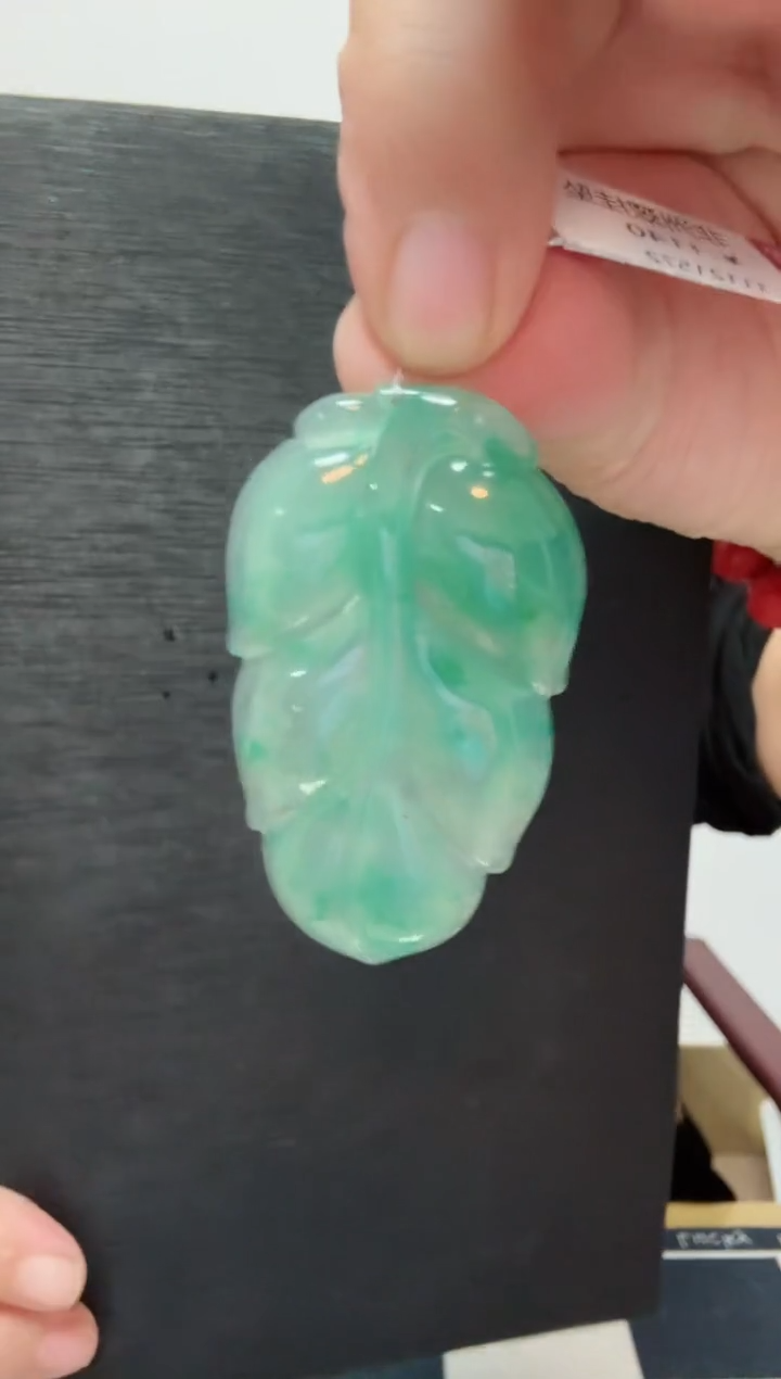 颈饰未镶嵌石英质玉8吊坠