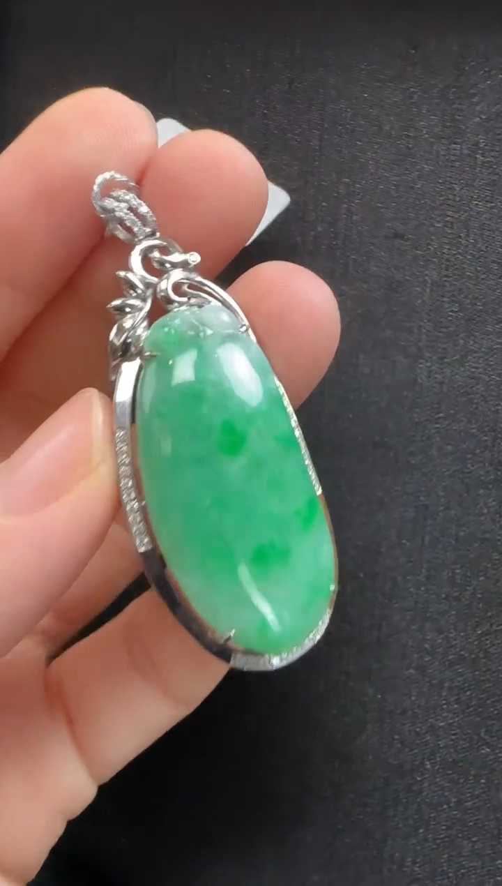 颈饰18K金镶嵌翡翠155 | 福果