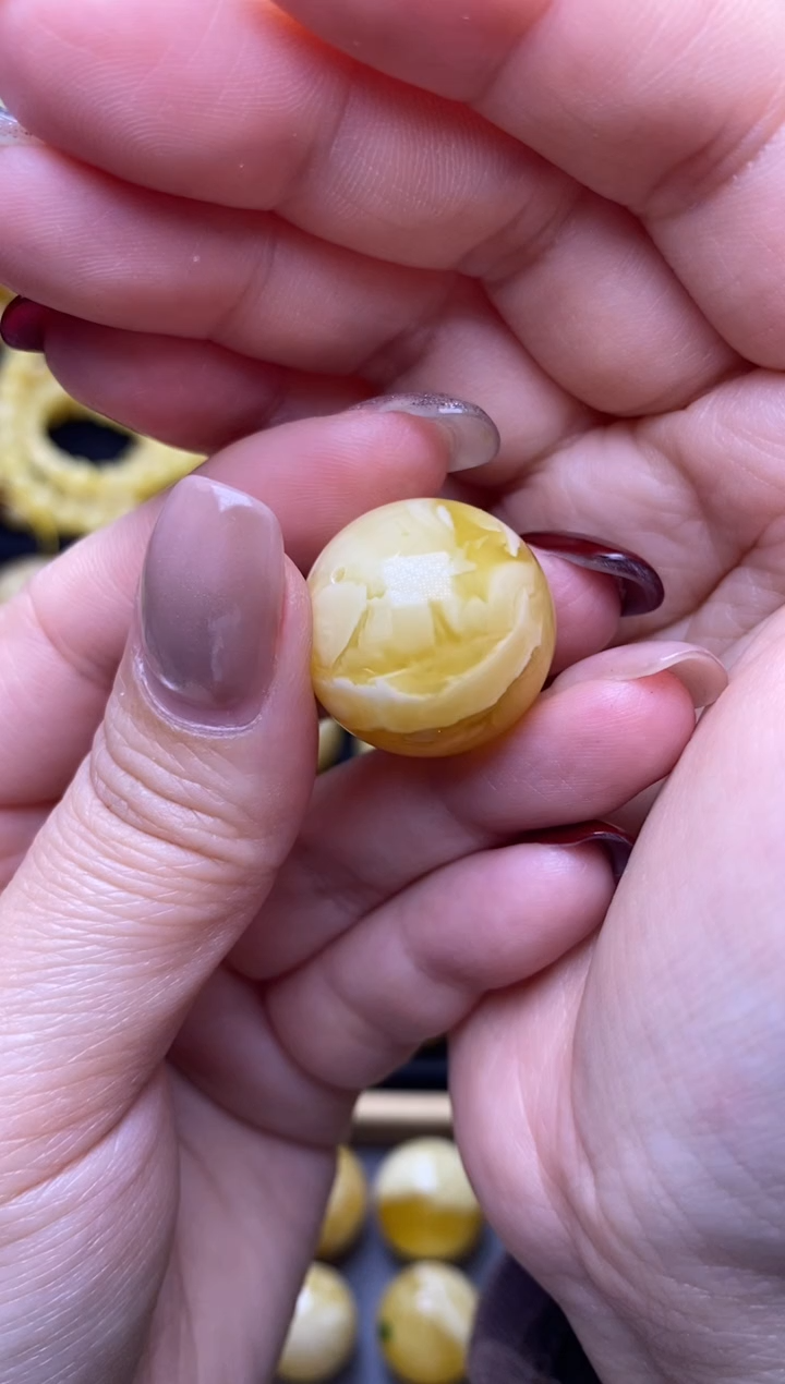 【闪购商品】琥珀裸石未镶嵌月.21卡21mm