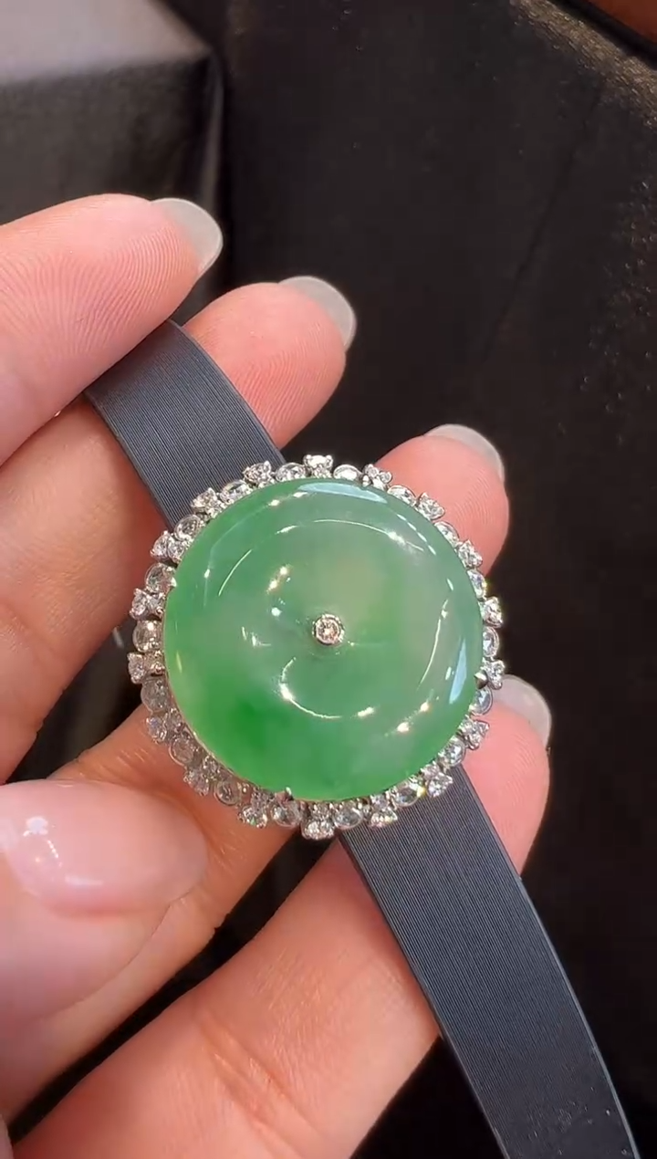 18K金镶嵌手链翡翠AL6手牌