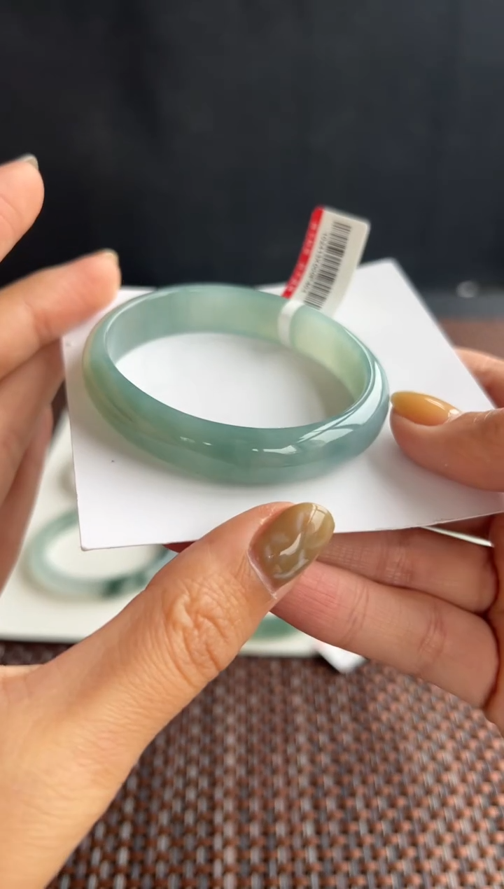 【闪购商品】翡翠手镯未镶嵌26号55.5*49.7*12.5*64