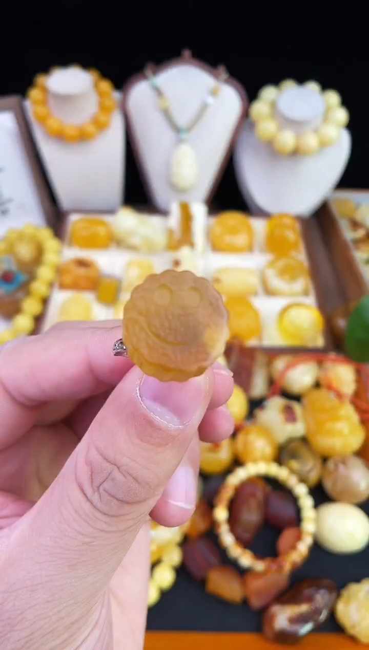 琥珀未镶嵌珠宝奇石柒月