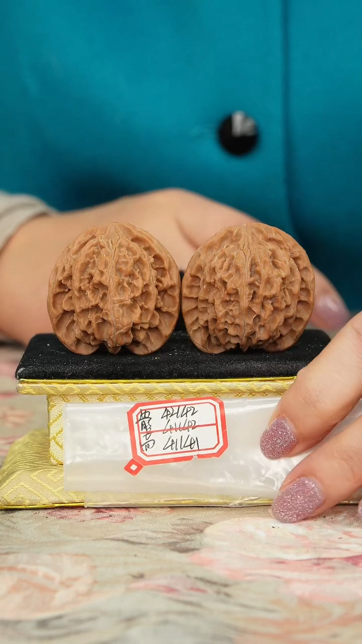 【闪购商品】文玩核桃把件苹果园