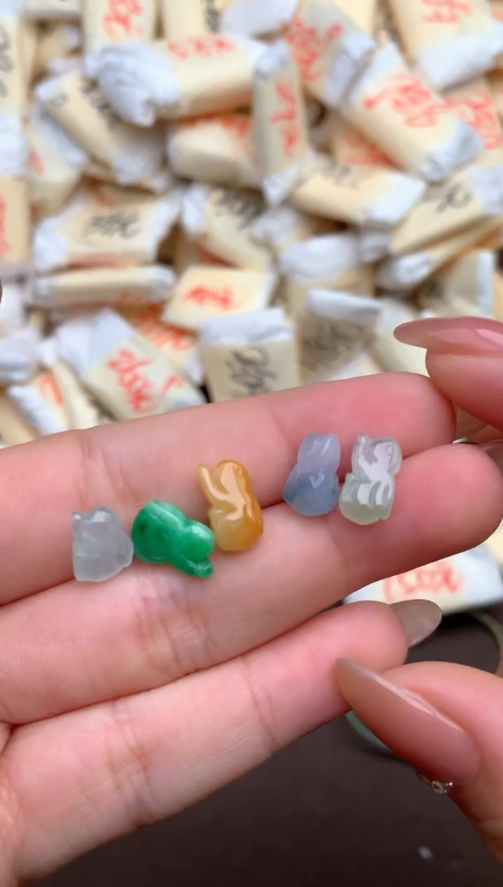 【闪购商品】翡翠挂件未镶嵌— 