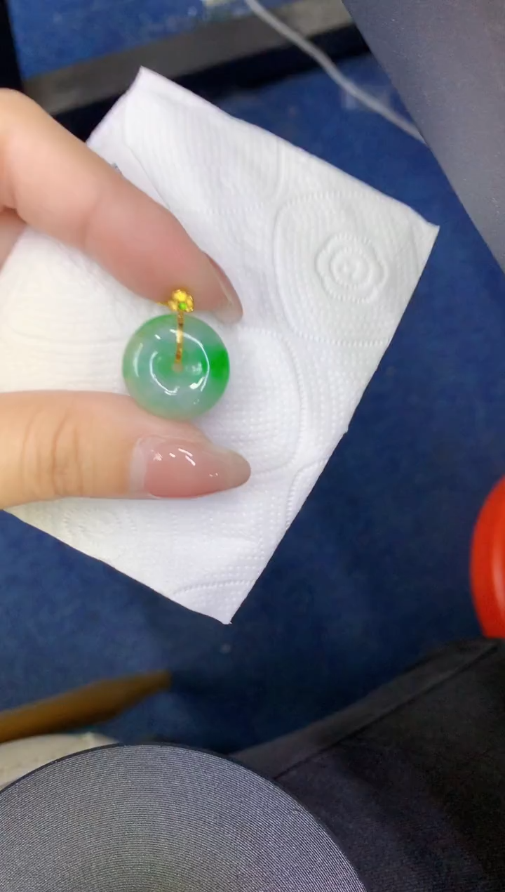 颈饰18K金镶嵌翡翠缅甸天然翡翠A货