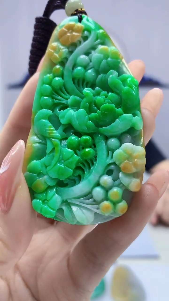 【闪购商品】定制翡翠未镶嵌5152DD-毛货挂件