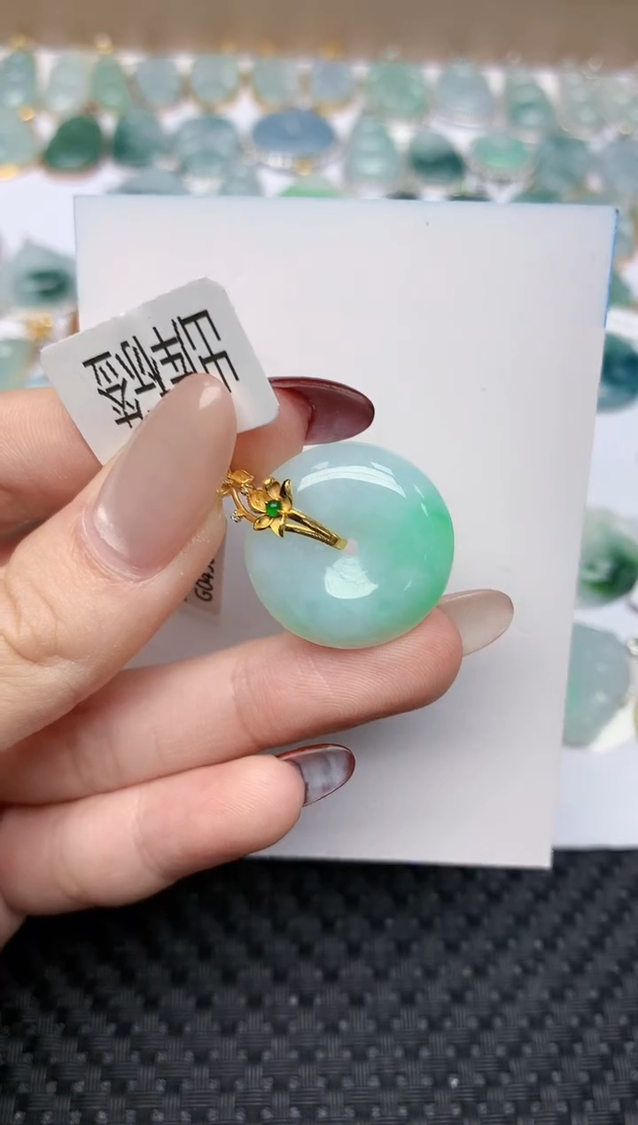 【闪购商品】翡翠颈饰18K金镶嵌天然翡翠a货