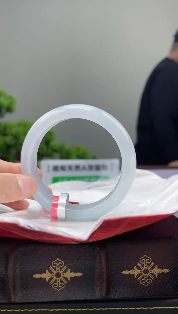 【闪购商品】翡翠手镯未镶嵌手镯3