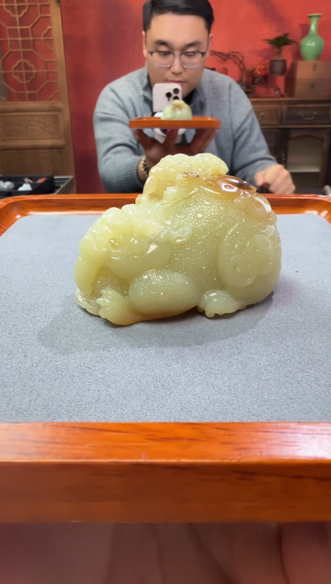 未镶嵌和田玉把件春**哥貔貅手把件