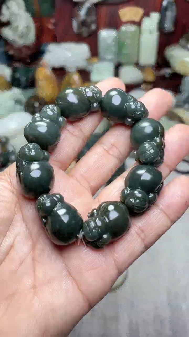 和田玉未镶嵌把件-