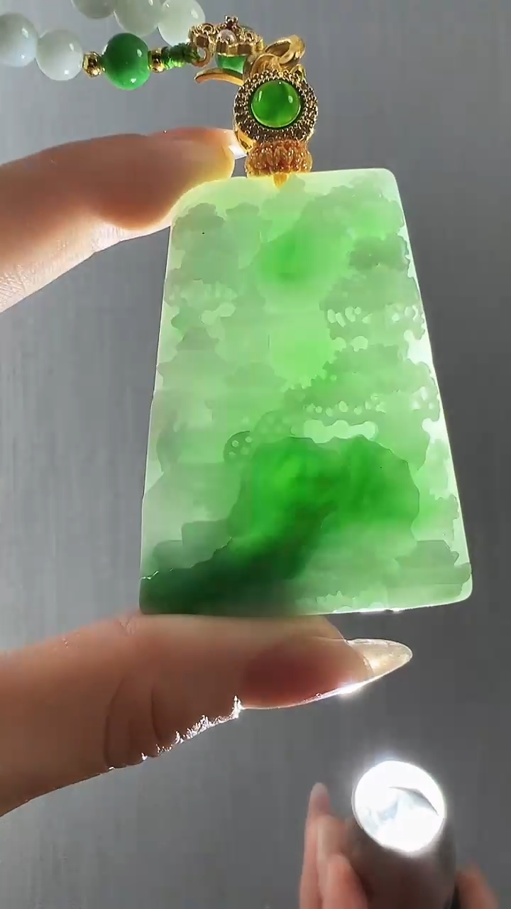 颈饰未镶嵌翡翠山水
