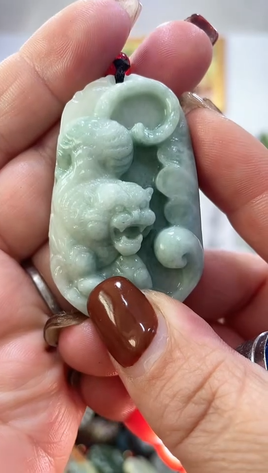 未镶嵌岫玉挂件 