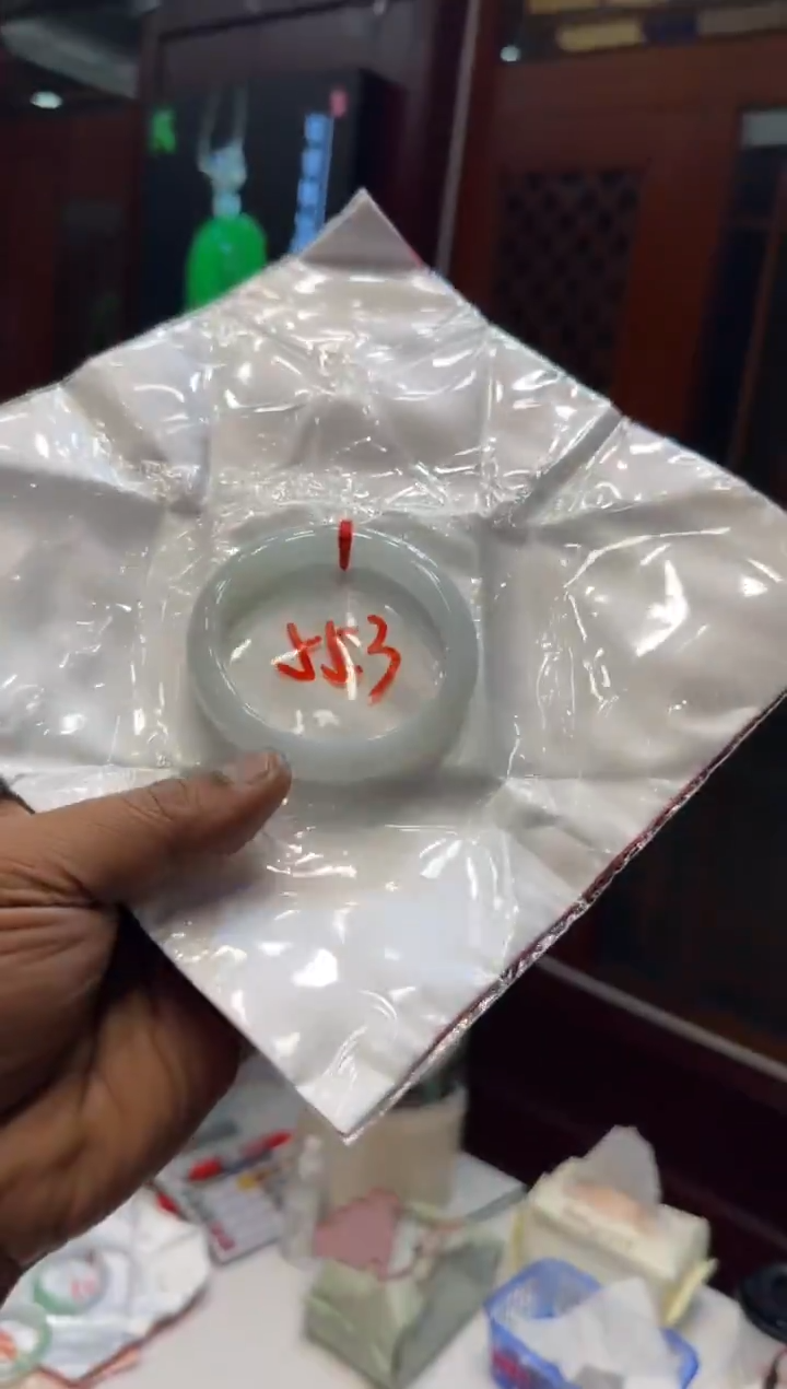未镶嵌手镯翡翠手镯