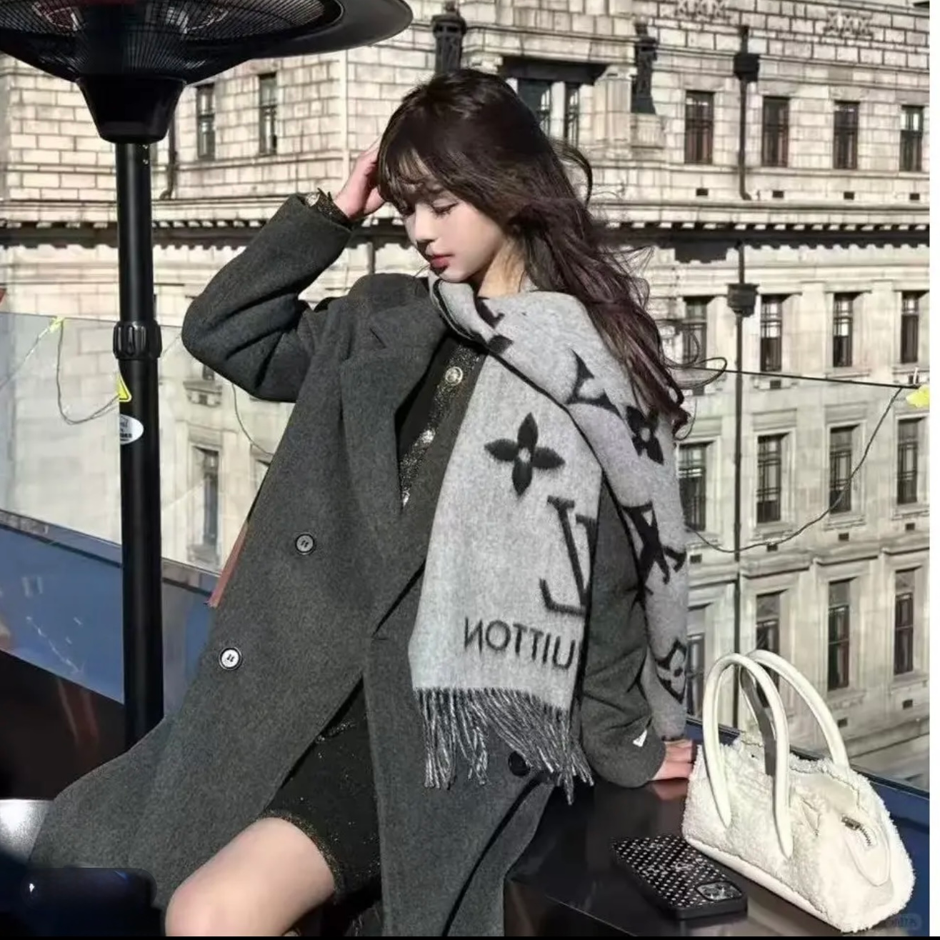 【港澳奢品】经典简约时尚潮流羊绒围巾 