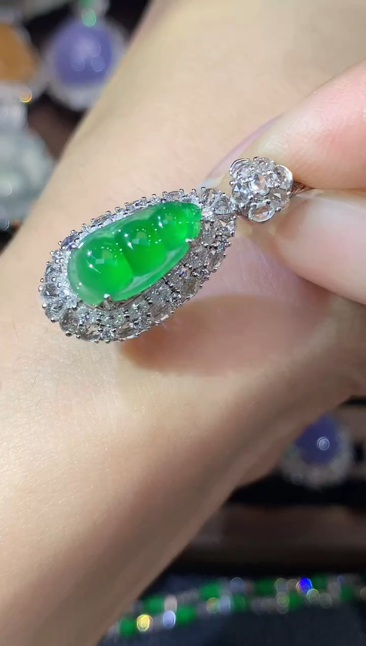 吊坠(不含链)18K金镶嵌翡翠C63