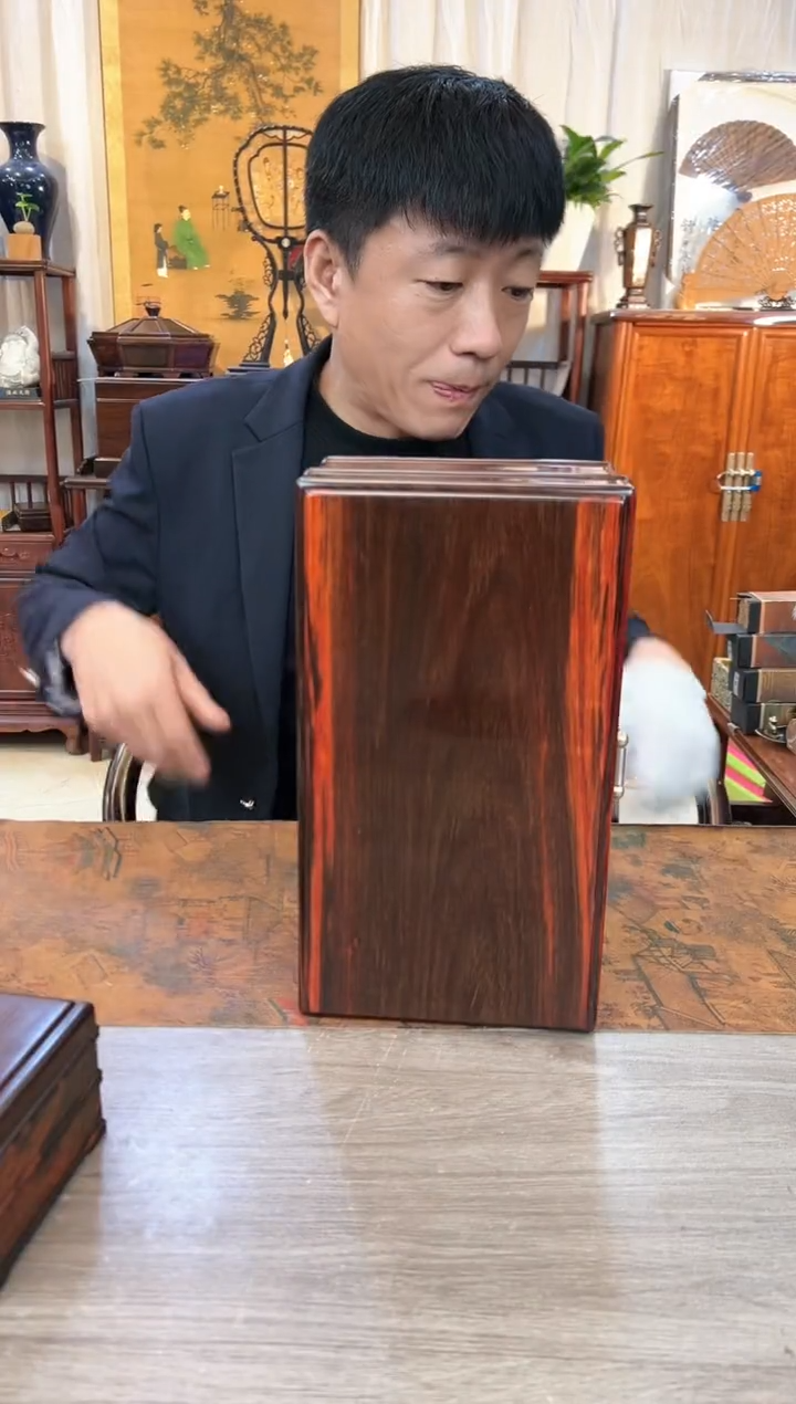 【闪购商品】红酸枝木类成套家具大红酸枝 素面条盒32*18*12.5