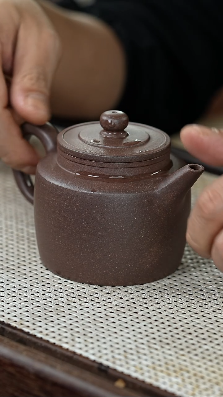 【闪购商品】紫砂茶壶@@1370王芸剑流德钟