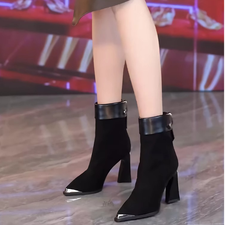 欧美粗跟红色短靴女马丁靴2024秋冬新款羊京绒尖头高跟加绒瘦瘦靴