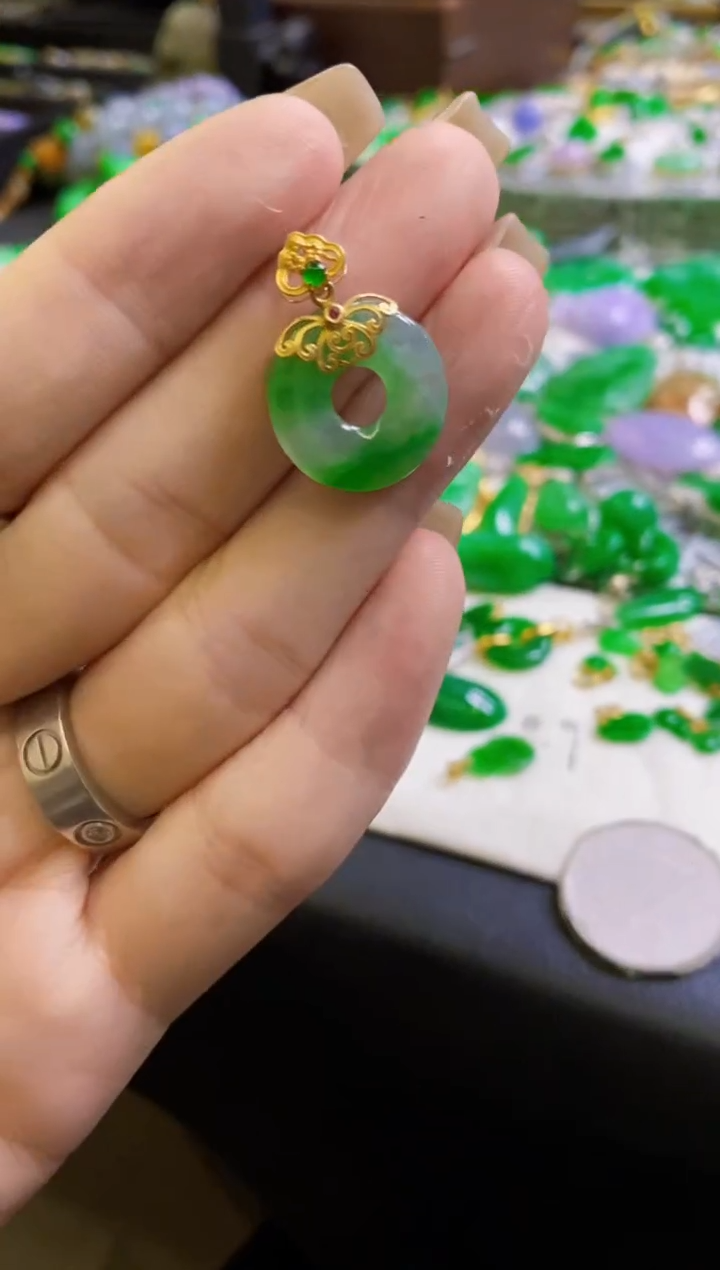 【闪购商品】定制翡翠18K金镶嵌吊坠