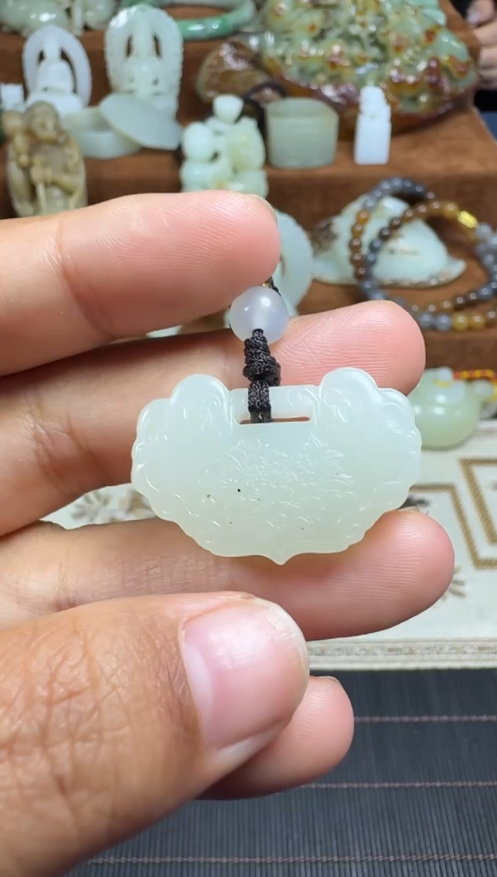 颈饰未镶嵌和田玉1