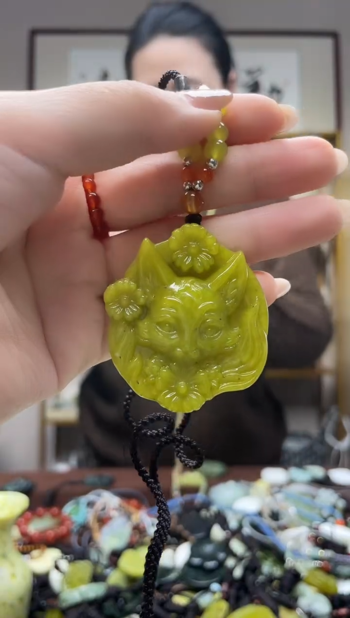 未镶嵌岫玉吊坠·