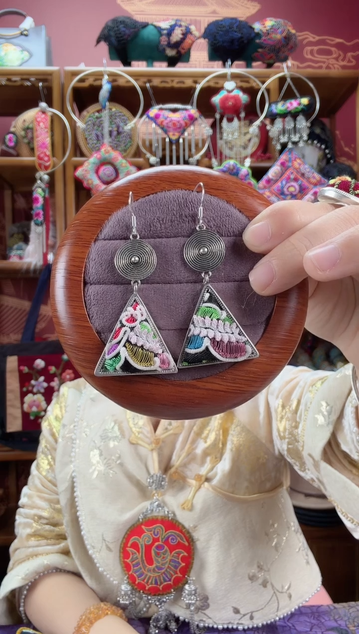 刺绣耳环75甜甜家