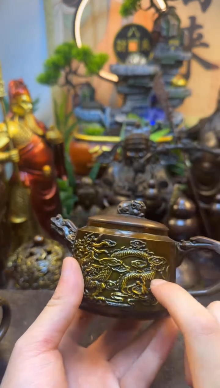 潼潼古铜只卖真铜! （鎏金茶壶）