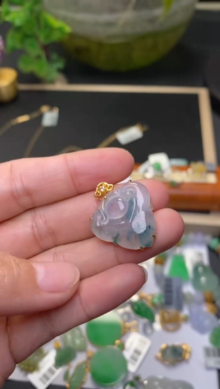 颈饰18K金镶嵌翡翠净货39150