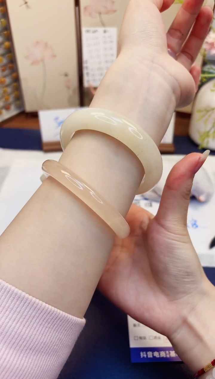 【闪购商品】石英质玉未镶嵌手镯233-财气镯-圈口59