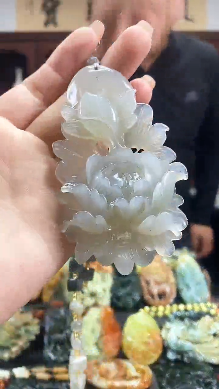 【闪购商品】蛇纹石玉吊坠未镶嵌·