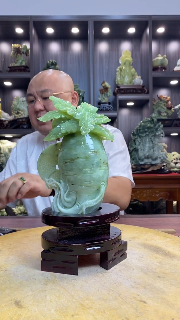 玉云****鑫玉岫岩料手工雕刻摆件居家装饰送礼一物一图
