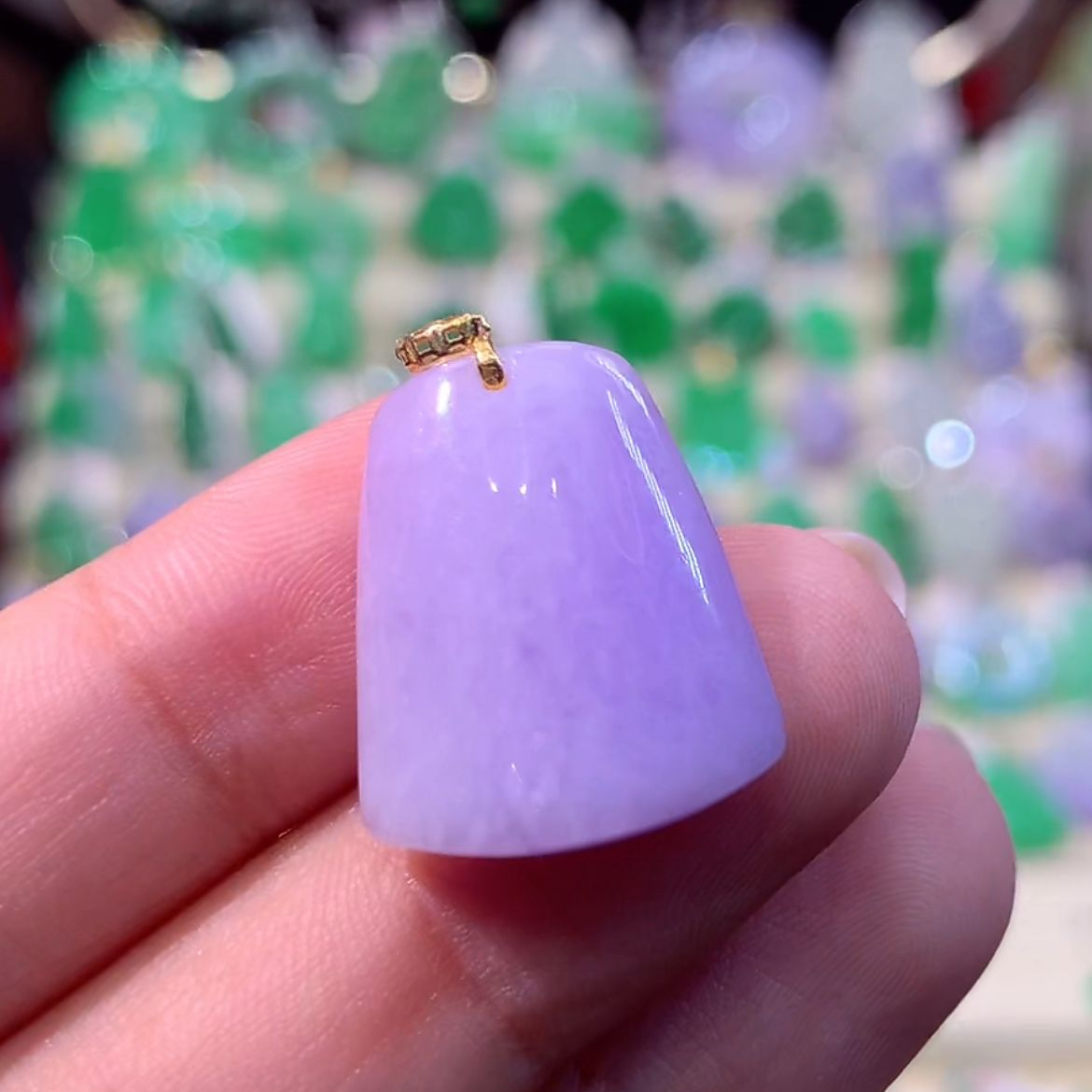缅甸天然A货翡翠吊坠