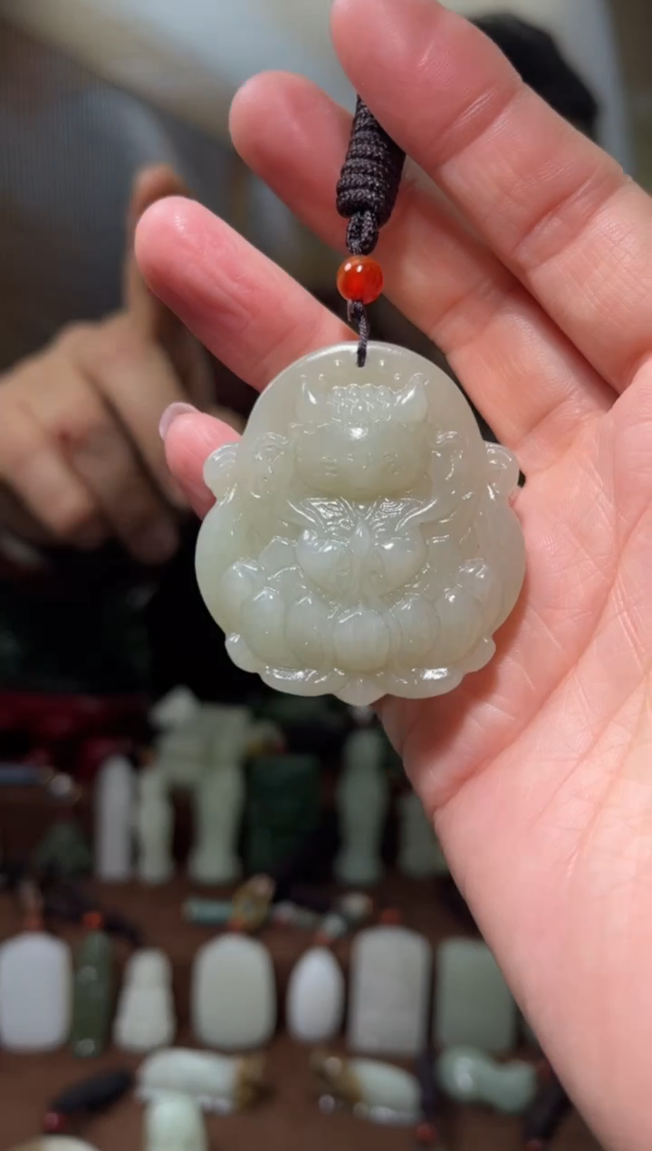颈饰未镶嵌和田玉·