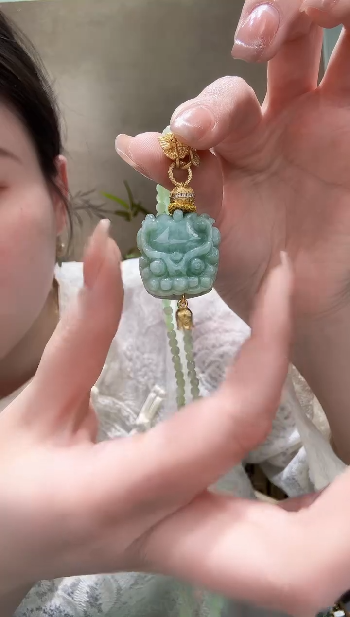【闪购商品】翡翠未镶嵌颈饰吊坠