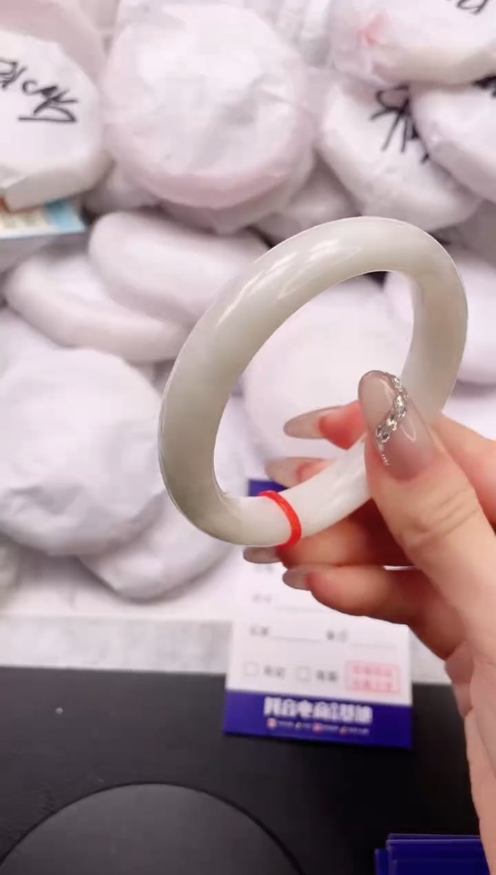 【闪购商品】和田玉手镯未镶嵌25K253-56