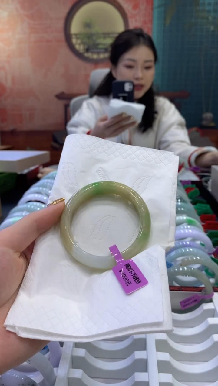 【闪购商品】翡翠手镯未镶嵌多人19376