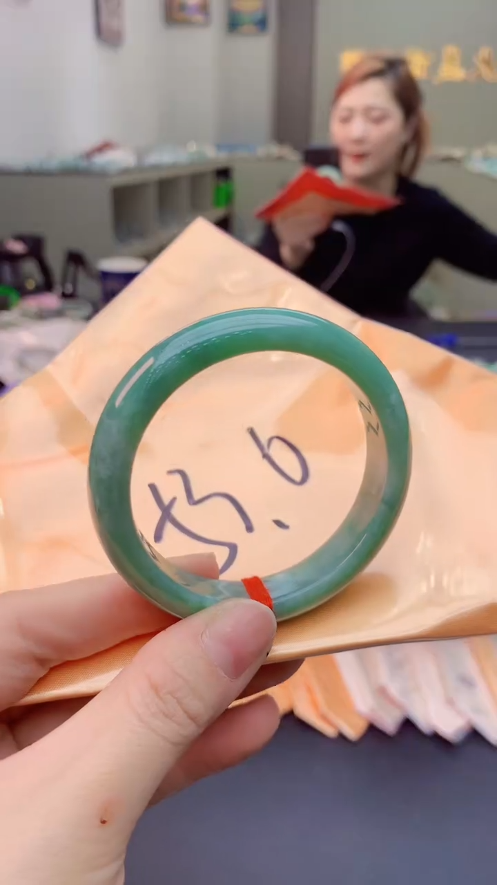 【闪购商品】翡翠手镯未镶嵌0397798961