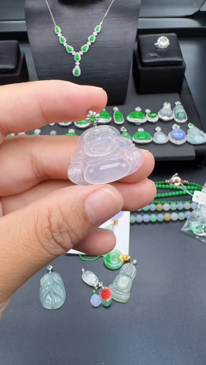 翡翠18K金镶嵌吊坠(不含链)多人